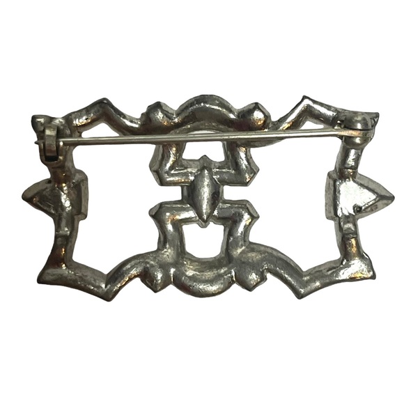 1930’s Art Deco Vintage Rhinestone and Faux Emerald Brooch - Picture 6 of 10